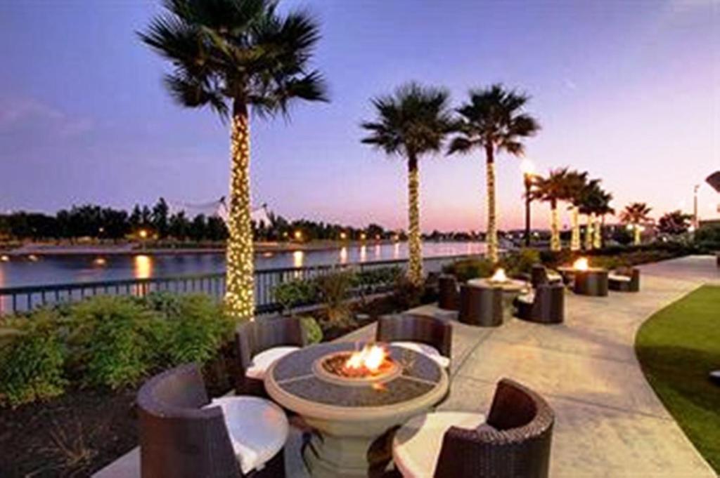 University Plaza Waterfront Hotel Stockton Exterior foto
